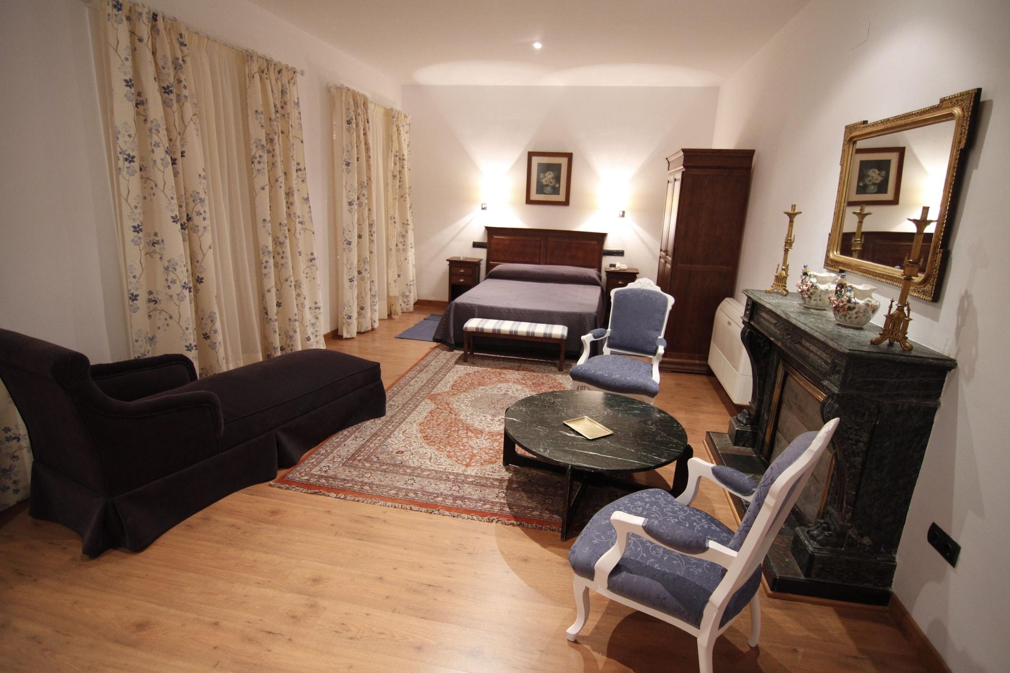 Hotel Albarragena Caces Zimmer foto