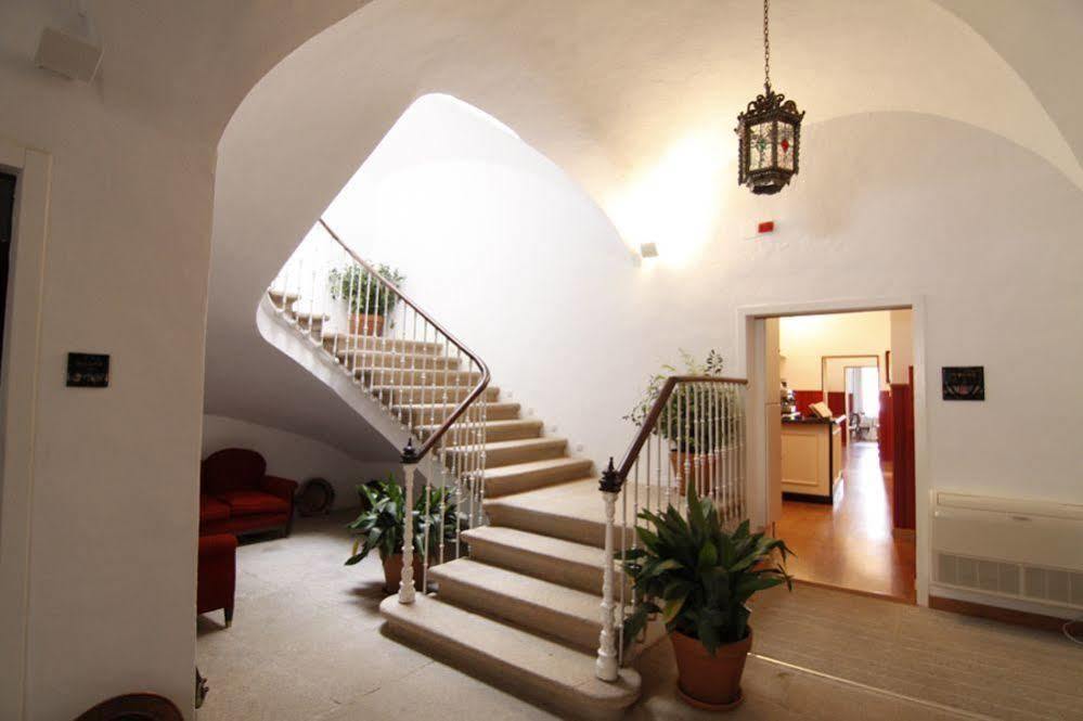Hotel Albarragena Caces Interior foto